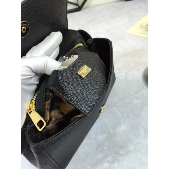 410 Small, high-end product [Dolce Gabbana] crossbody women's bag ➰Delicate handmade, classic style, solid color versatile, favorite of many celebrities, crossbody, mirror, overseas purchasing special products!Imported palm-print cowhide with original har