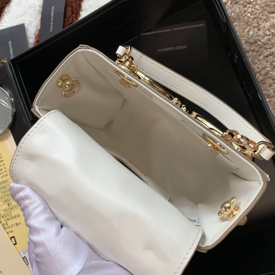 630 [Dolce Gabbana] Model number: 5180# Original order ➰Delicious handmade Imported cowhide with original hardware bag body with pure handmade oil on top of the top of many celebrities' favorites, crossbody, special products for overseas purchasing agents