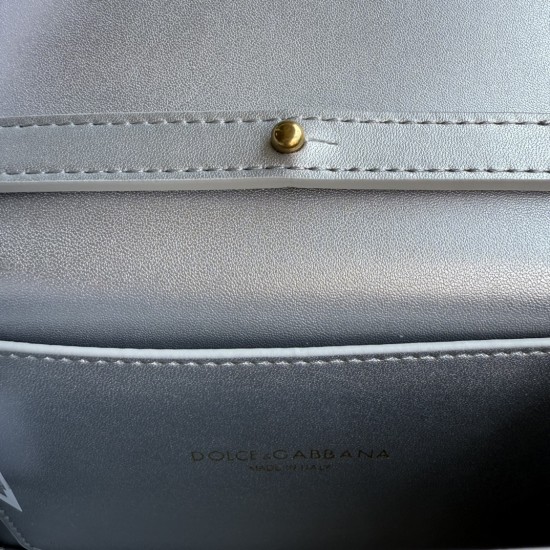 510 [Dolce Gabbana] Chain hand-held crossbody bag model number: 6613 plain paper Original ➰Delicious handmade Imported cowhide with original hardware bag body with pure handmade oil on top of the top of many celebrities' favorites, crossbody, special prod