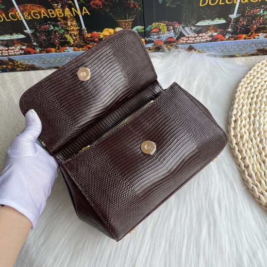 490 [Dolce Gabbana] Model number: 4660 Lizard Diamond Original Single Perfect Bag Shape Imported Top-Level Lizard Pattern Cowhide, Customized Vacuum High Electroplating Hardware, Versatile Bag Style, Hand-in Crossbody is suitable for any occasion, Gorgeou