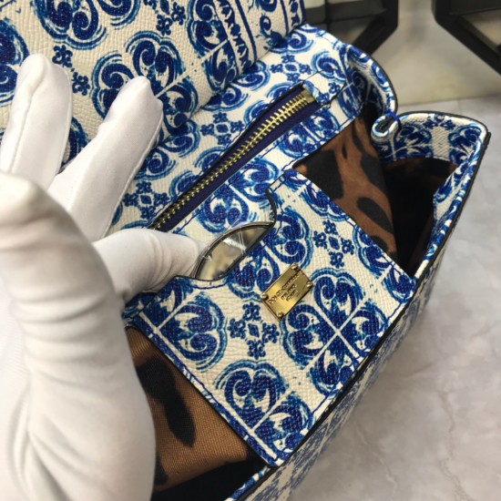 480 [Dolce Gabbana] Crossbody, mirror, special products for overseas purchasing, new bag style and aura, any combination can be as long as there is a fashionable heart, you can keep it clearly, when and where DG will always show you infinite surprises Lux