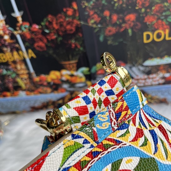 480 [Dolce Gabbana] Cowhide print, crossbody/carrying, with mirror, overseas purchasing special products, fashionable and aura, brand new bag style, any combination can be as long as there is a fashionable heart, you can keep it clearly, when and where DG