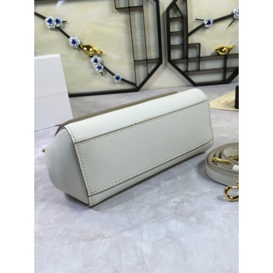 410 small high-end product [Dolce Gabbana] crossbody women's bag ➰Delicate handmade classic style solid color versatile. Favorite of many celebrities. Crossbody can be matched with mirrors. Special products for overseas purchasing agents!Imported palm-pri