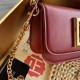 520 【Dolce Gabbana】New model number: 9113 original sheet ➰Delicate handmade, single shoulder crossbody, dual purpose, imported raw materials, real gold-plated DG logo on the bottom, the flip cover is hidden magnetic buckle, removable electroplated rutheni 520 【Dolce Gabbana】New model number: 9113 original sheet ➰Delicate handmade, single shoulder crossbody, dual purpose, imported raw materials, real gold-plated DG logo on the bottom, the flip cover is hidden magnetic buckle, removable electroplated rutheni