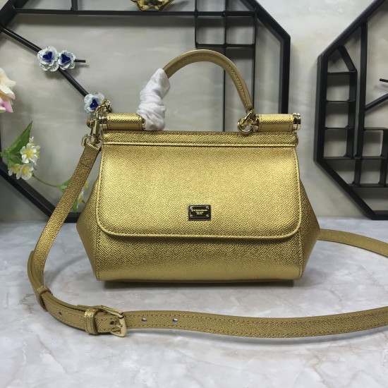 410 small high-end product [Dolce Gabbana] crossbody women's bag ➰Delicate handmade classic style solid color versatile. Favorite of many celebrities. Crossbody can be matched with mirrors. Special products for overseas purchasing agents!Imported palm-pri