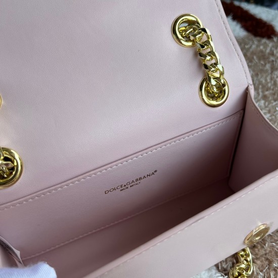500 [Dolce Gabbana] Model number: 5183 Original order ➰Delicate handmade Imported cowhide with original hardware bag body with pure handmade oil on top of the top of many celebrities' favorites, crossbody, special products for overseas purchasing agents, 
