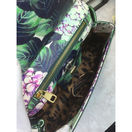 480 [Dolce Gabbana] Crossbody, mirror, special products for overseas purchasing, new bag style and aura, any combination can be as long as there is a fashionable heart, you can keep it clearly, when and where DG will always show you infinite surprises Lux