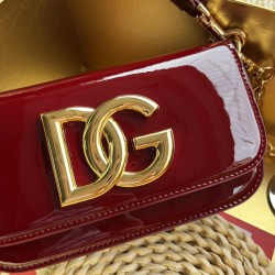 530 【Dolce Gabbana】New model number: 9113 original sheet ➰Delicate handmade, single shoulder crossbody, dual purpose, imported raw materials, real gold-plated DG logo on the bottom, the flip cover is hidden magnetic buckle, removable electroplated rutheni