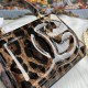 600 [Dolce Gabbana] Model number: 9112 Patent leather leopard print Original ➰Delicate handmade Use imported cowhide bag body with pure handmade oil edges on top, embellished with standing effect quilted DG log Fashion trend, favorite of many celebrities,
