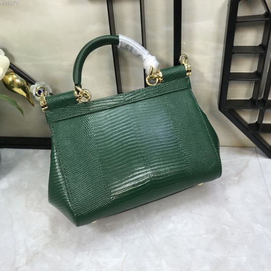 470 Small [Dolce Gabbana] Colorful Diamond Lizard Pattern Crossbody Bag Original Single Perfect Bag Shape Imported Top-Level Lizard Pattern Cowhide, Customized Vacuum High Electroplating Hardware All-match Bag Shape Hand-Off Crossbody is suitable for any 
