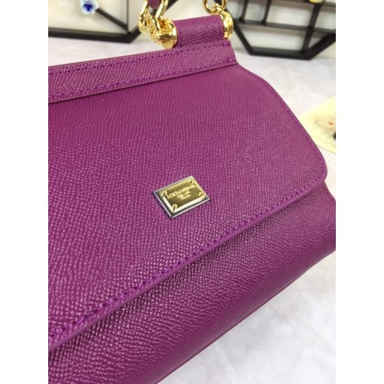 410 small high-end product [Dolce Gabbana] crossbody women's bag ➰Delicate handmade classic style solid color versatile. Favorite of many celebrities. Crossbody can be matched with mirrors. Special products for overseas purchasing agents!Imported palm-pri