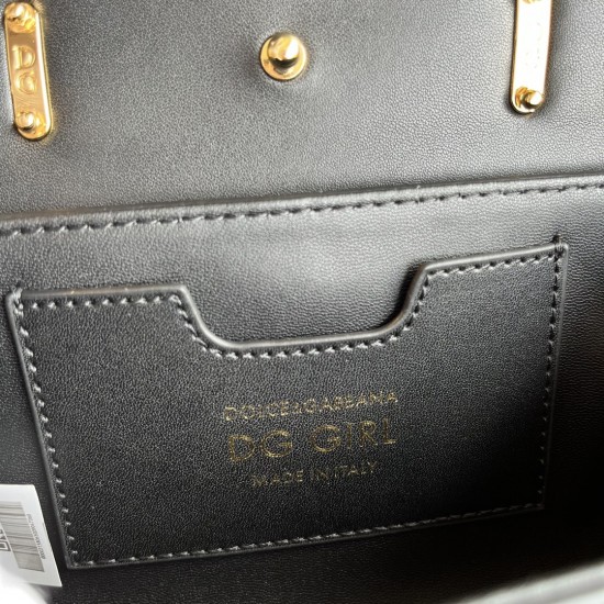 550 【Dolce Gabbana】❤️New.Model number: 9111 original list ➰Delicate and handmade, imported cowhide bag body with pure handmade oil edges on the top, embellished with DG double electroplating sign fashion trend, front flip cover adopts hidden magnetic buck 550 【Dolce Gabbana】❤️New.Model number: 9111 original list ➰Delicate and handmade, imported cowhide bag body with pure handmade oil edges on the top, embellished with DG double electroplating sign fashion trend, front flip cover adopts hidden magnetic buck