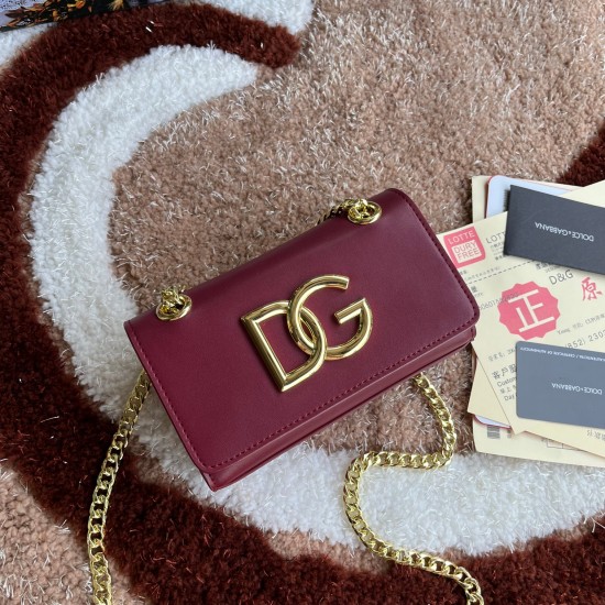 500 [Dolce Gabbana] Model number: 5183 Original order ➰Delicate handmade Imported cowhide with original hardware bag body with pure handmade oil on top of the top of many celebrities' favorites, crossbody, special products for overseas purchasing agents, 