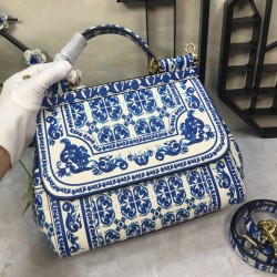 480 [Dolce Gabbana] Crossbody, mirror, special products for overseas purchasing, new bag style and aura, any combination can be as long as there is a fashionable heart, you can keep it clearly, when and where DG will always show you infinite surprises Lux