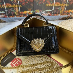 530 [Dolce Gabbana] Chain hand-held crossbody bag model number: 6613 crocodile pattern Top original list ➰Delicious handmade Imported cowhide with original hardware bag body top handmade oil edges The favorite of many celebrities, crossbody can be crossbo