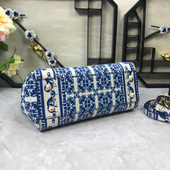 480 [Dolce Gabbana] Crossbody, mirror, special products for overseas purchasing, new bag style and aura, any combination can be as long as there is a fashionable heart, you can keep it clearly, when and where DG will always show you infinite surprises Lux