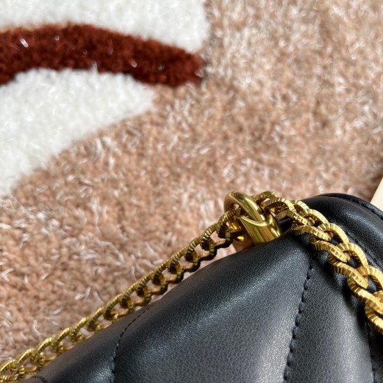 600 [Dolce Gabbana] Top original list ➰Delicious handmade Imported cowhide leather with original hardware bag body with pure handmade oil on top of the top of many celebrities' favorites. Crossbody can be purchased overseas for special products with a sty