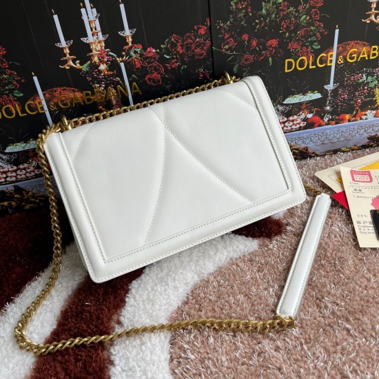 600 [Dolce Gabbana] Top original list ➰Delicious handmade Imported cowhide leather with original hardware bag body with pure handmade oil on top of the top of many celebrities' favorites. Crossbody can be purchased overseas for special products with a sty