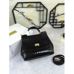 500 Top Original List [Dolce Gabbana]️ Hong Kong genuine product purchase version Decide the top quality goods.Fine workmanship.Perfect bag shape, imported cowhide embossed with cowhide, customized vacuum high-plating hardware 25cm✨ can be cross-body.This