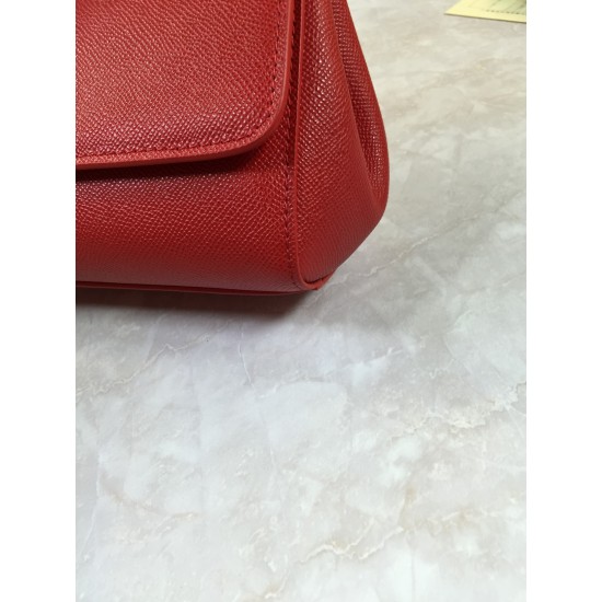 410 small high-end product [Dolce Gabbana] crossbody women's bag ➰Delicate handmade classic style solid color versatile. Favorite of many celebrities. Crossbody can be matched with mirrors. Special products for overseas purchasing agents!Imported palm-pri
