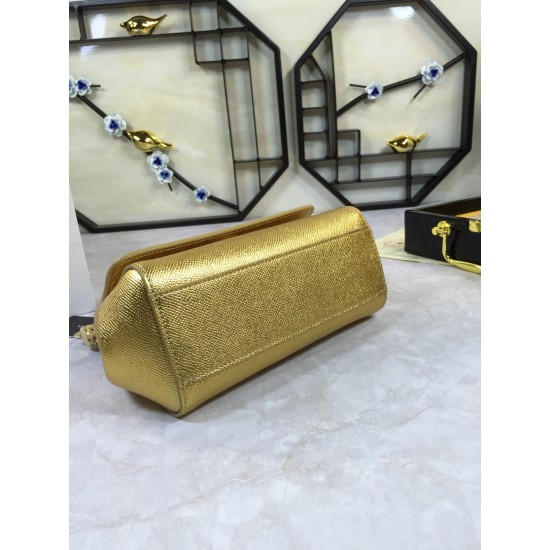410 small high-end product [Dolce Gabbana] crossbody women's bag ➰Delicate handmade classic style solid color versatile. Favorite of many celebrities. Crossbody can be matched with mirrors. Special products for overseas purchasing agents!Imported palm-pri