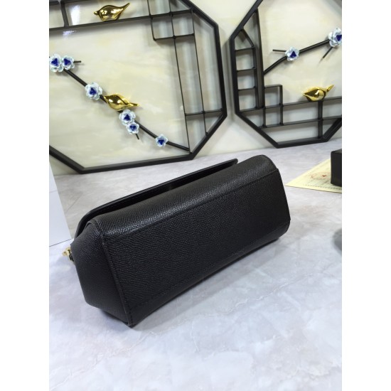 410 Small, high-end product [Dolce Gabbana] crossbody women's bag ➰Delicate handmade, classic style, solid color versatile, favorite of many celebrities, crossbody, mirror, overseas purchasing special products!Imported palm-print cowhide with original har