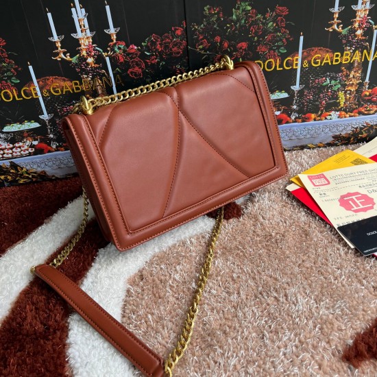 600 [Dolce Gabbana] Top original list ➰Delicious handmade Imported cowhide leather with original hardware bag body with pure handmade oil on top of the top of many celebrities' favorites. Crossbody can be purchased overseas for special products with a sty