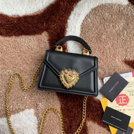 530 [Dolce Gabbana] Chain hand-held crossbody bag model number: 6613 original list ➰Delicious handmade Imported cowhide leather with original hardware bag body with pure handmade oil on top of the top of many celebrities' favorites. Crossbody can be purch