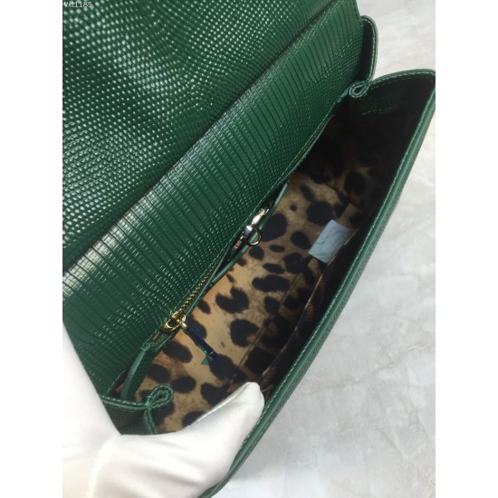 530 Medium size [Dolce Gabbana] Colorful Diamond Lizard Pattern Crossbody Bag Original Single Perfect Bag Shape Imported Top-Level Lizard Pattern Cowhide, Customized Vacuum High Electroplating Hardware All-match Bag Style Hand-Owned Crossbody is suitable 