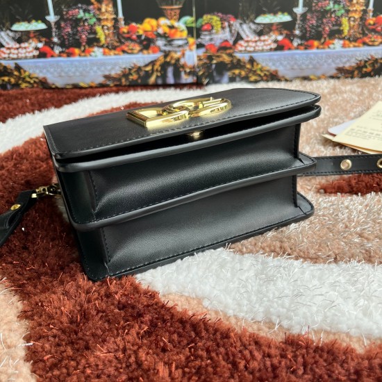 600 [Dolce Gabbana] Model number: 5188 original list ➰Semantic delicate handmade imported cowhide, front DG logo, pure handmade oil on the top of the bag, favorite of many celebrities, overseas purchasing special products, style and aura, new bag style, a