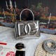 570 [Dolce Gabbana] Model number: 9112 Original order ➰Delicate handmade, imported cowhide bag body with pure handmade oil edges on top, embellished with standing effect quilted DG log Fashion trend, favorite of many celebrities, crossbody, overseas purch