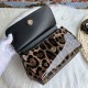 500 [Dolce Gabbana] model number: 2112 patent leather leopard print, perfect bag shape, customized vacuum high electroplated hardware, versatile bag type, portable crossbody is suitable for any occasion, gorgeous enough to amazing four seats, every presen