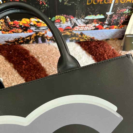 570 [Dolce Gabbana] Model number: 3556 Top original list Tote bag➰Delicious handmade, imported cowhide bag body with pure handmade oil edges on top, the favorite of many celebrities, overseas purchasing special products, style and aura, as long as you hav