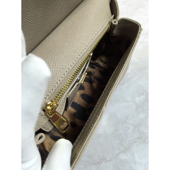 410 Small, high-end product [Dolce Gabbana] crossbody women's bag ➰Delicate handmade, classic style, solid color versatile, favorite of many celebrities, crossbody, mirror, overseas purchasing special products!Imported palm-print cowhide with original har