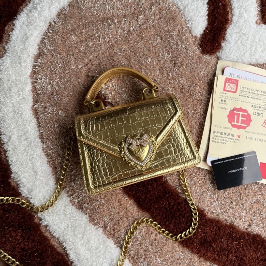 550 [Dolce Gabbana] Chain hand-held crossbody bag model number: 6613 crocodile pattern Original list ➰Delicious handmade Imported cowhide with original hardware bag body top pure handmade oil edges The favorite of many celebrities is Crossbody, Special pr