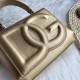 570 [Dolce Gabbana] Model number: 9112 Original order ➰Delicate handmade, imported cowhide bag body with pure handmade oil edges on top, embellished with standing effect quilted DG log Fashion trend, favorite of many celebrities, crossbody, overseas purch