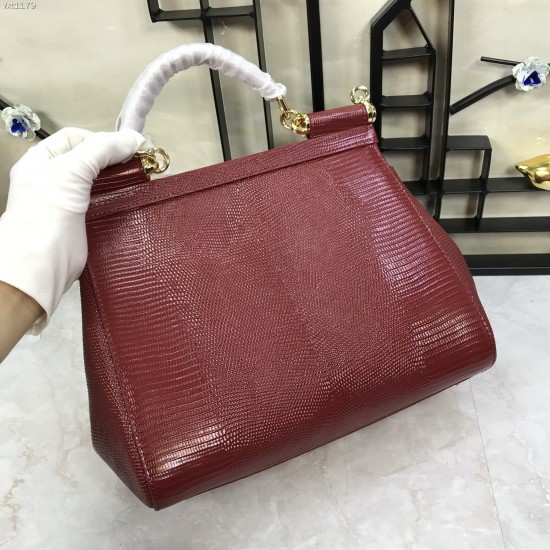 530 Medium size [Dolce Gabbana] Colorful Diamond Lizard Pattern Crossbody Bag Original Single Perfect Bag Shape Imported Top-Level Lizard Pattern Cowhide, Customized Vacuum High Electroplating Hardware All-match Bag Style Hand-Owned Crossbody is suitable 