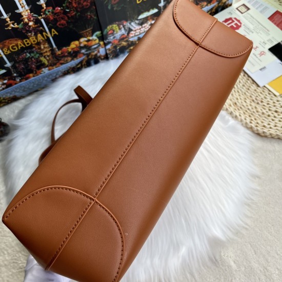 570 [Dolce Gabbana] New shopping bag, model number: 6650 Top original list ➰Delicious handmade, imported cowhide bag body with pure handmade oil edges on top, favorite of many celebrities, overseas purchasing special products, style and aura, as long as y