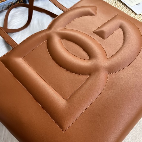 570 [Dolce Gabbana] New shopping bag, model number: 6650 Top original list ➰Delicious handmade, imported cowhide bag body with pure handmade oil edges on top, favorite of many celebrities, overseas purchasing special products, style and aura, as long as y