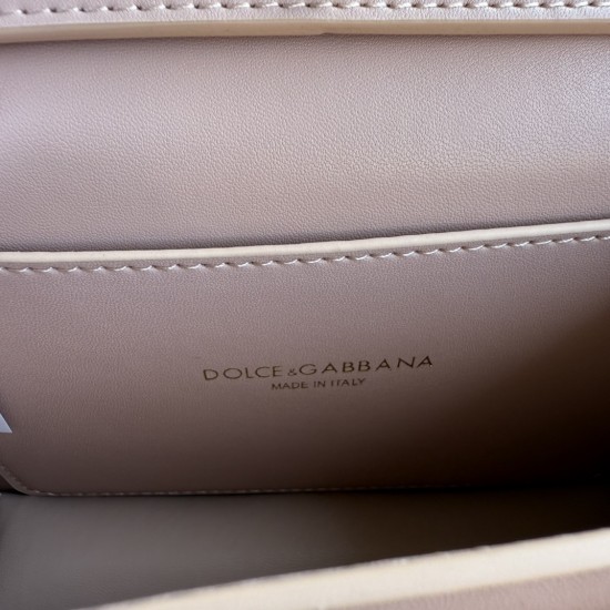 510 [Dolce Gabbana] Chain hand-held crossbody bag model number: 6613 plain paper Original ➰Delicious handmade Imported cowhide with original hardware bag body with pure handmade oil on top of the top of many celebrities' favorites, crossbody, special prod