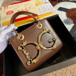 630 [Dolce Gabbana] Model number: 5180# Original order ➰Delicious handmade Imported cowhide with original hardware bag body with pure handmade oil on top of the top of many celebrities' favorites, crossbody, special products for overseas purchasing agents