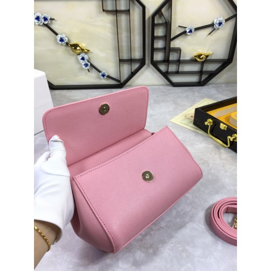 410 small high-end product [Dolce Gabbana] crossbody women's bag ➰Delicate handmade classic style solid color versatile. Favorite of many celebrities. Crossbody can be matched with mirrors. Special products for overseas purchasing agents!Imported palm-pri