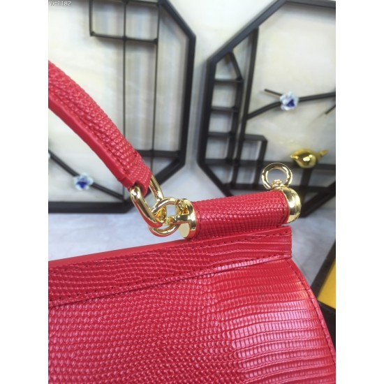 530 Medium size [Dolce Gabbana] Colorful Diamond Lizard Pattern Crossbody Bag Original Single Perfect Bag Shape Imported Top-Level Lizard Pattern Cowhide, Customized Vacuum High Electroplating Hardware All-match Bag Style Hand-Owned Crossbody is suitable 