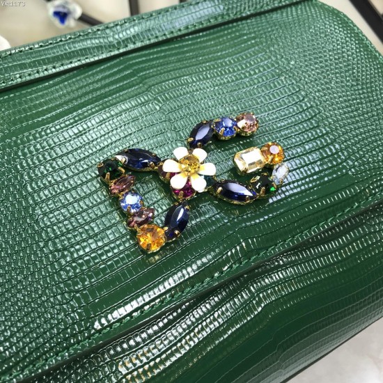 470 Small [Dolce Gabbana] Colorful Diamond Lizard Pattern Crossbody Bag Original Single Perfect Bag Shape Imported Top-Level Lizard Pattern Cowhide, Customized Vacuum High Electroplating Hardware All-match Bag Shape Hand-Off Crossbody is suitable for any 
