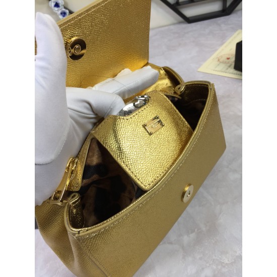 410 small high-end product [Dolce Gabbana] crossbody women's bag ➰Delicate handmade classic style solid color versatile. Favorite of many celebrities. Crossbody can be matched with mirrors. Special products for overseas purchasing agents!Imported palm-pri