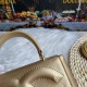 570 [Dolce Gabbana] Model number: 9112 Original order ➰Delicate handmade, imported cowhide bag body with pure handmade oil edges on top, embellished with standing effect quilted DG log Fashion trend, favorite of many celebrities, crossbody, overseas purch