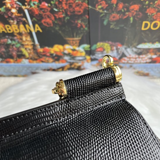 510 [Dolce Gabbana] Model number: 4662 Lizard Diamond Original Single Perfect Bag Shape Imported Top-Level Lizard Pattern Cowhide, Customized Vacuum High Electroplating Hardware, Versatile Bag Style, Hand-in Crossbody is suitable for any occasion, Gorgeou