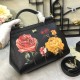 480 [Dolce Gabbana] The same crossbody bag as a celebrity, crossbody, mirror, overseas purchasing special products, fashionable and aura, brand new bag style, any combination can be as long as there is a fashionable heart, you can keep it clearly, when an