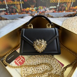 510 [Dolce Gabbana] Chain hand-held crossbody bag model number: 6613 plain paper Original ➰Delicious handmade Imported cowhide with original hardware bag body with pure handmade oil on top of the top of many celebrities' favorites, crossbody, special prod