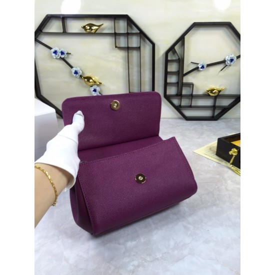 410 small high-end product [Dolce Gabbana] crossbody women's bag ➰Delicate handmade classic style solid color versatile. Favorite of many celebrities. Crossbody can be matched with mirrors. Special products for overseas purchasing agents!Imported palm-pri
